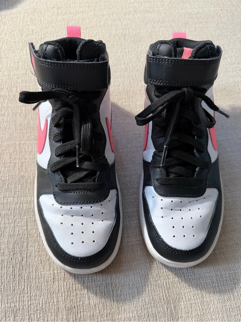 Nike Court Borough Mid 2 Sneakers in Black/White/Sunset Pulse. Size: 5Y.